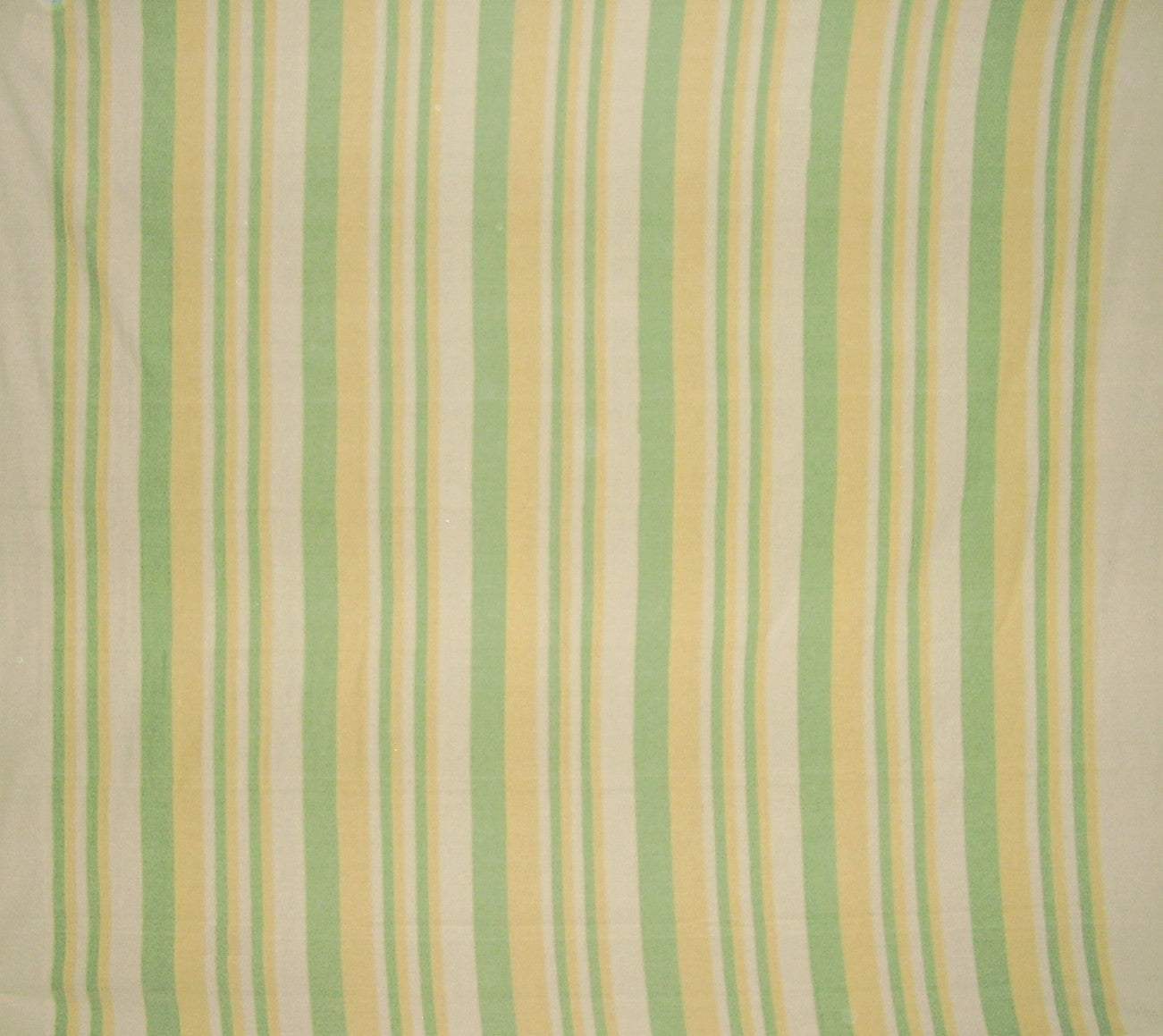 Heavy Cotton Ribbed Bedspread  98" x 88" Full Green & Yellow on Beige