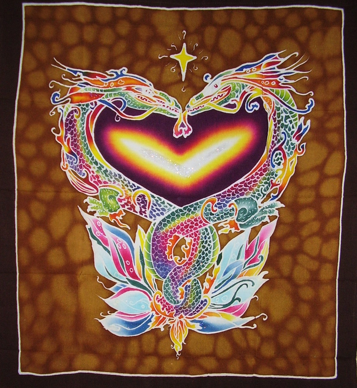 Eredeti batikolt textil művészeti sárkányszív 24" x 26" többszínű
