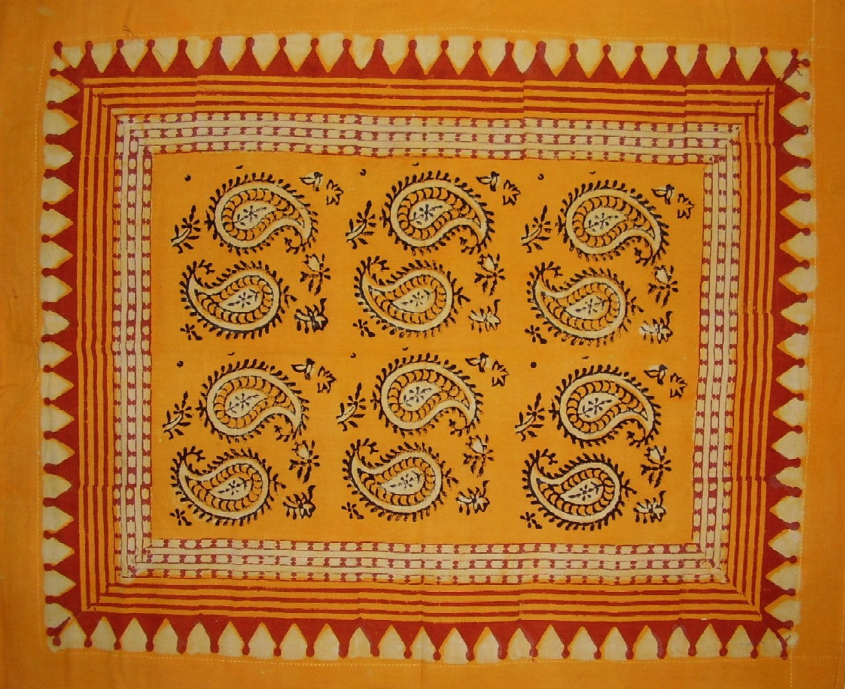 Wende-Kissenbezug aus Baumwolle mit Veggie-Dye-Blockdruck, 71,1 x 61 cm, mehrfarbig