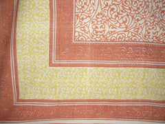 Persischer Tapisserie-Baumwollteppich mit filigranem Blockdruck, 106" x 70" Twin Coral